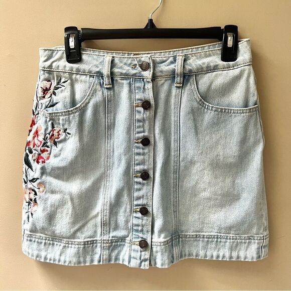 Pacsun mini jean skirt with embroidered flowers Sz 28 - Picture 1 of 4